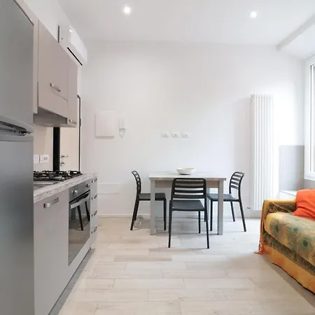 Moon Apartment *